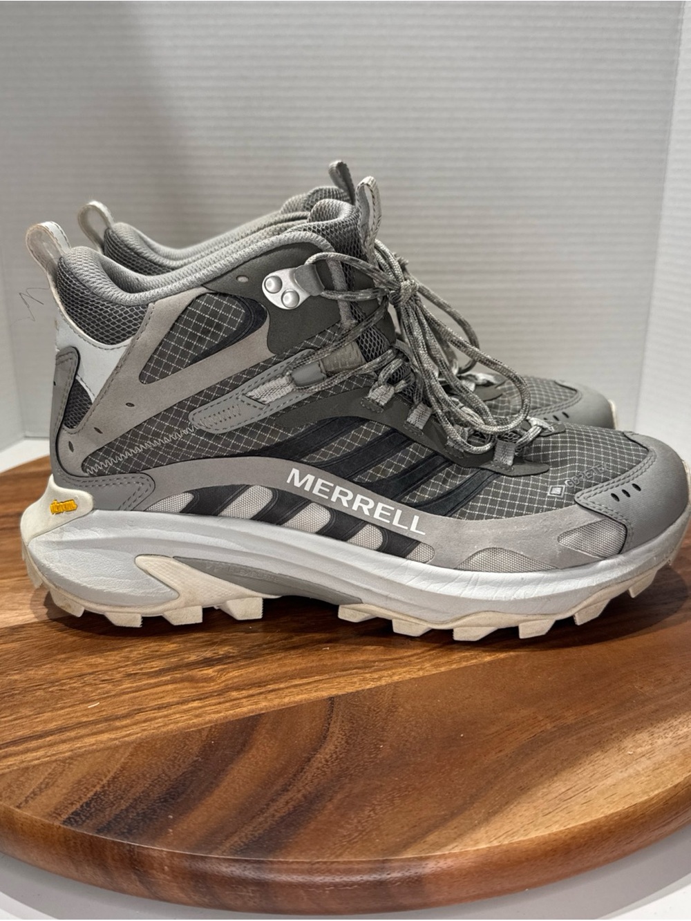 Merrell Moab Speed 2 Mid GORE-TEX Women’s Size 10.5 Hiking Shoes Charcoal